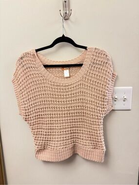 pink short sleeve sweater top